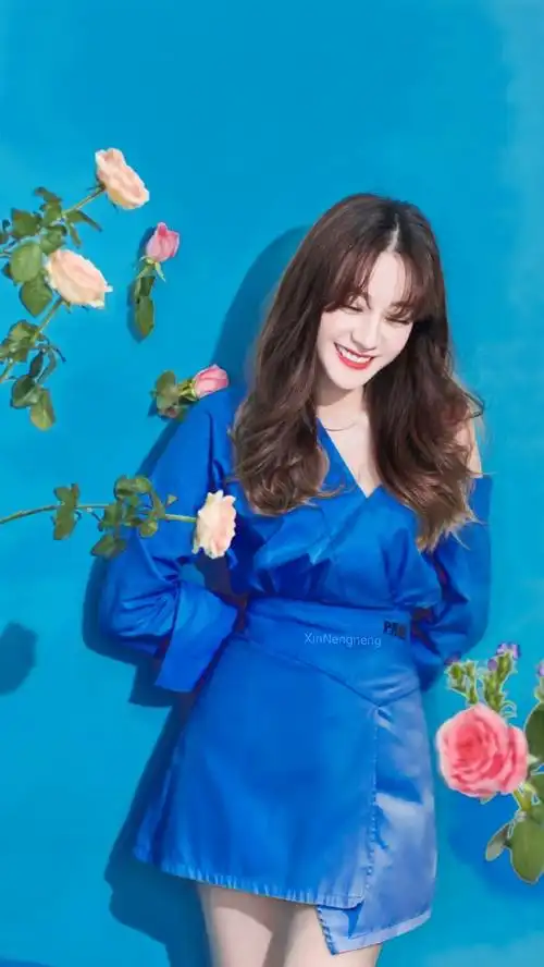 迪丽热巴 浅蓝色露肩连衣裙##迪丽热巴代言居理新房##迪丽热巴小公主