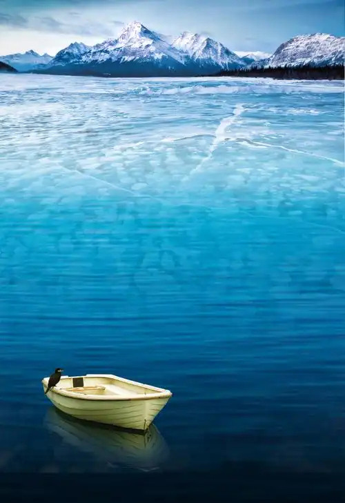 雪山湖水蓝色背景素材