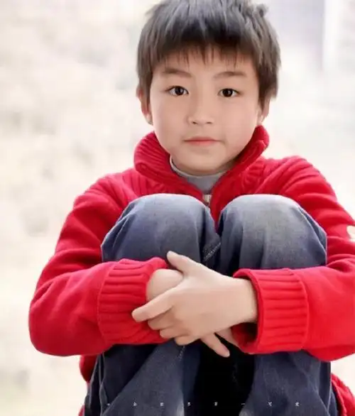 哈哈哈从小到大一如既往的可爱王俊凯主演电影《断桥》暑期档即将上映