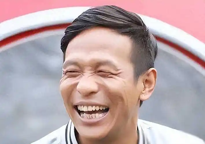 宋小宝:和前妻霍晓红离婚,再婚娶了粉丝王雪,如今成人生赢家_俩人