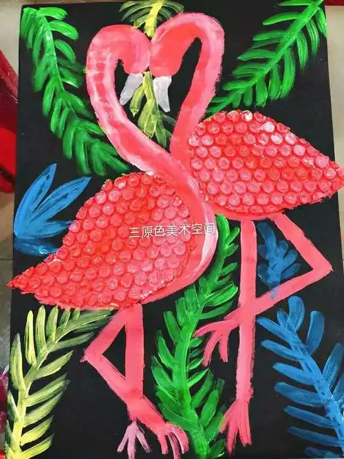 白色丙烯颜料画出嘴巴(嘴巴适当可以加一些橙色的丙烯颜料),再用