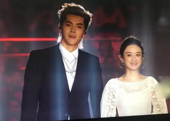 吴亦凡拥抱赵丽颖是什么情况