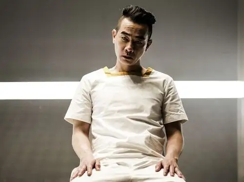 天才在左疯子在右陈小春对女人放狠话