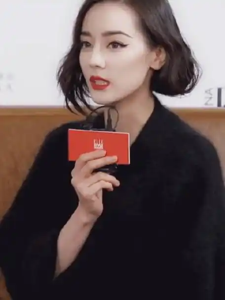 迪丽热巴elle直播生图状态##迪丽热巴elle直播状态