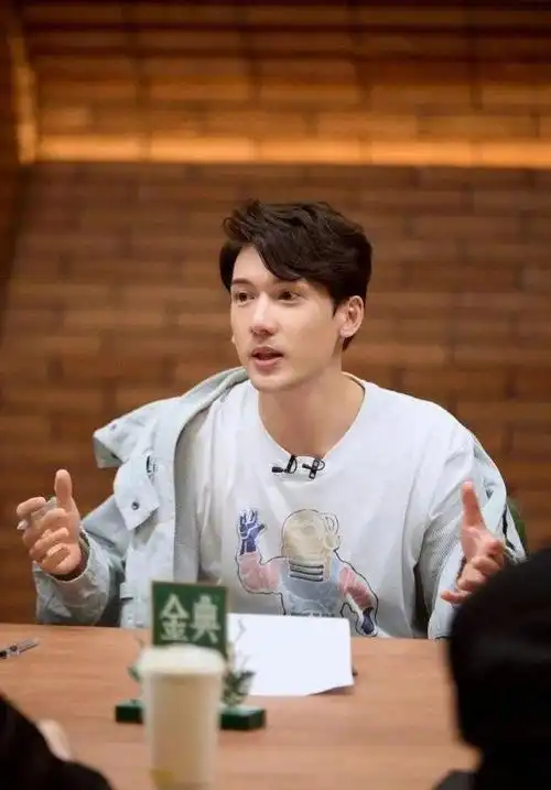 关智斌是怎么一副烂牌打到好的|容祖儿|赵丽颖|古巨基|陈伟霆|粤语