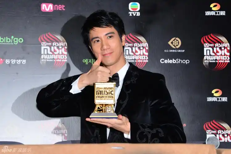 组图:2012mama盛典落幕 鸟叔等亮相获年度大奖_高清图集_新浪网