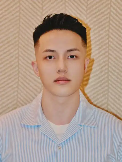 男士发型自然卷短发的520造型