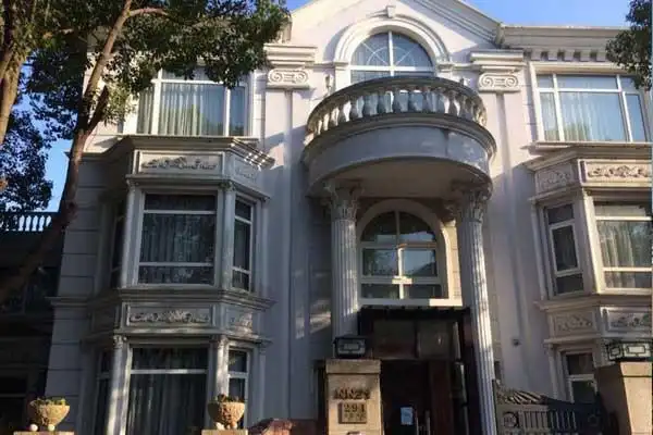 昊龙房产带你与首富明星做邻居上海顶级富人区优质房产推荐