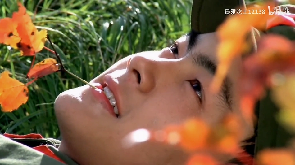 组图:钱掌柜是初代军艺校草?洪剑涛年轻时旧照曝光