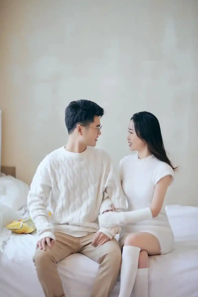 爱从来没有标准答案#情侣日常 #情侣写真 - 抖音