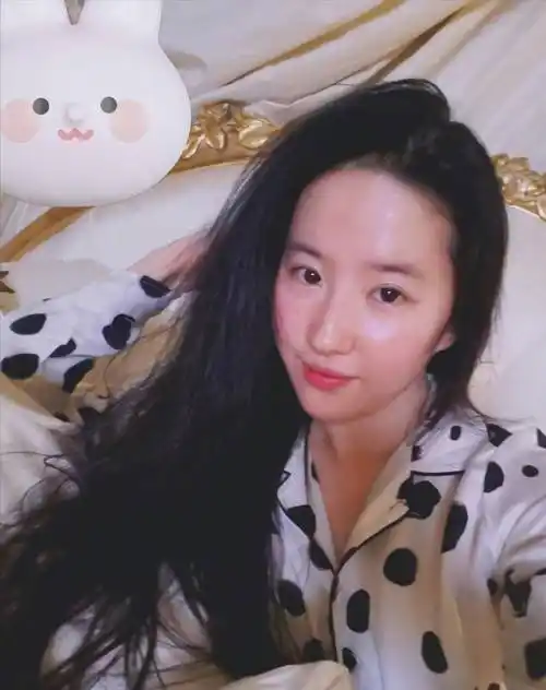 刘亦菲曝光素颜照,网友:这状态,谁看了不迷糊_赵盼儿_刘晓莉_人生