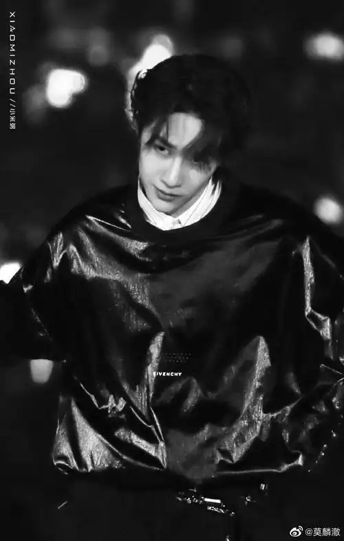 暗黑系王一博喜欢这个风格
