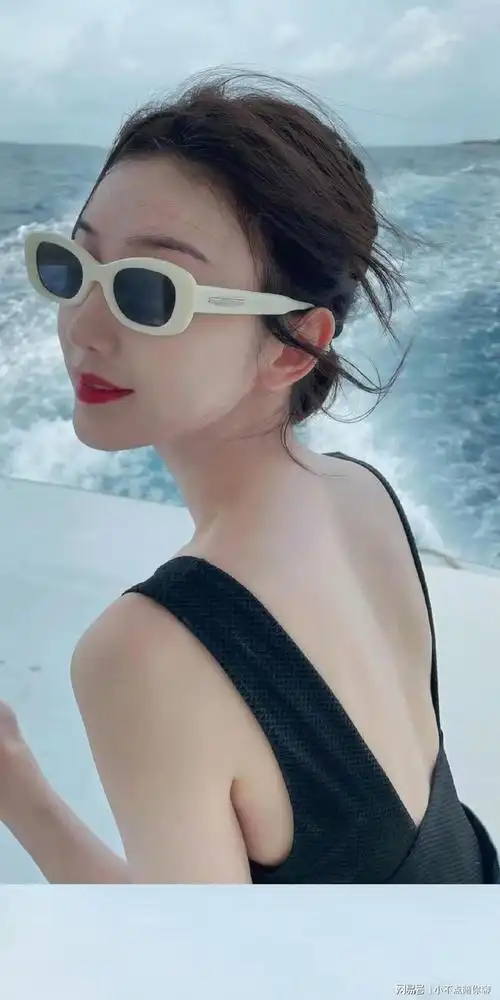 毛晓彤泳装676767来啦