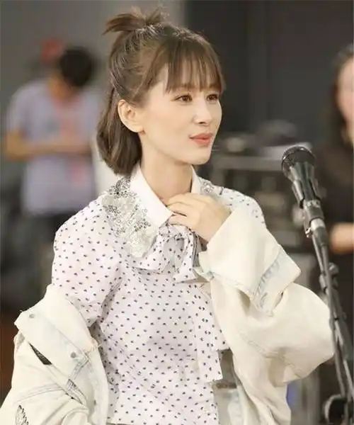 2022年流行"短发扎一半",减龄满分,承包春夏的美_进行_头发_发型