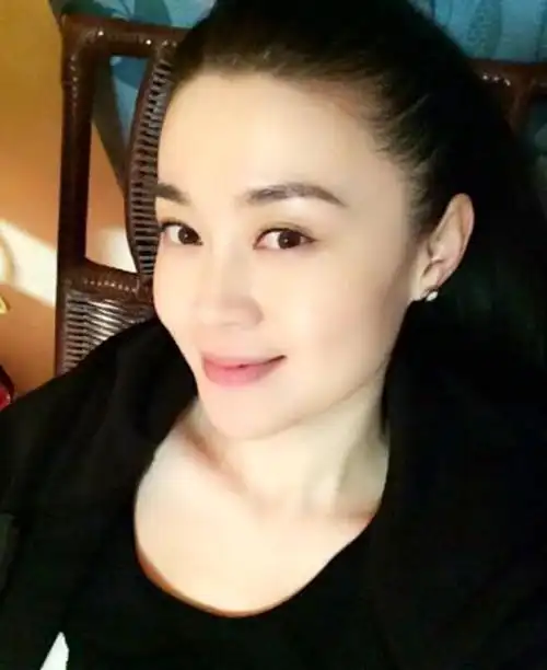 关婷娜美丽大放送,这些男演员真幸福,看到第20张粉丝哭了