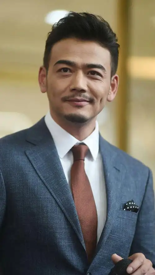 "一夜爆红"的杨烁个人资料,他的人生浮沉史