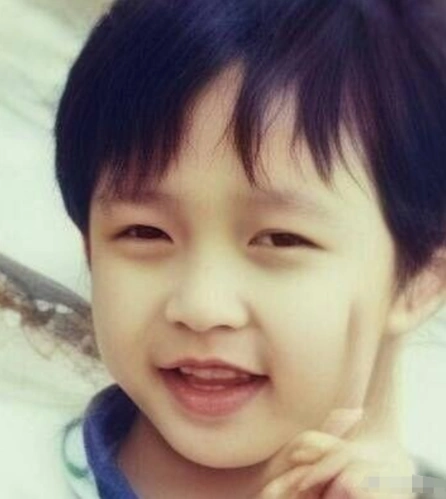 王俊凯的童年张艺兴的童年千玺的童年看到鹿晗不愧是顶流