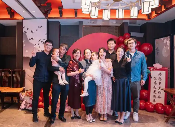 妈妈60岁生日宴照片