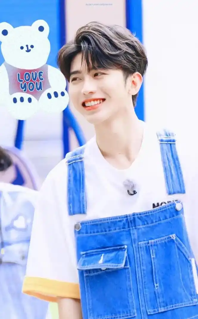 背带裤的葵葵好爱.#蔡徐坤 #蔡徐坤壁纸 #蔡徐坤背带裤 - 抖音