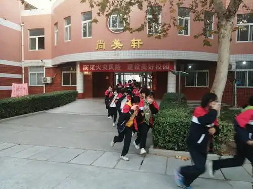 119消防宣传月获嘉大队进学校系列宣传——走进获嘉县第一中学