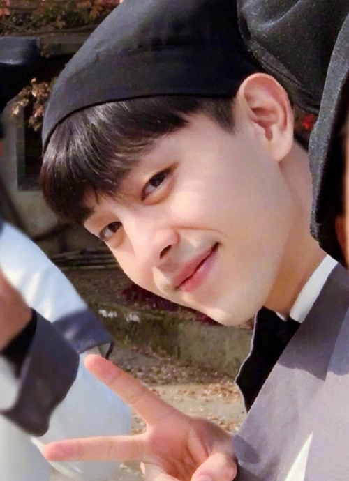 分享一波邓伦小哥哥的甜蜜笑容照张张酥到爆爱你呦