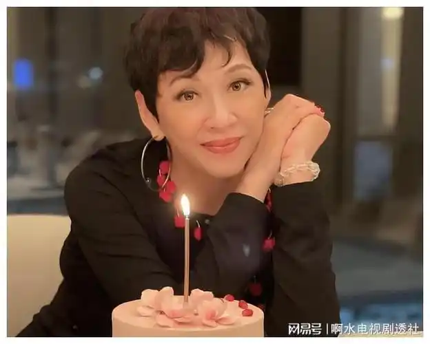 周润发前妻原来是她二婚丈夫破产出轨一年不到被逐出家门2次