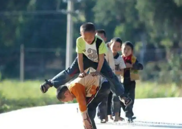 70后80后童年怀旧相片,看看你体验过几种