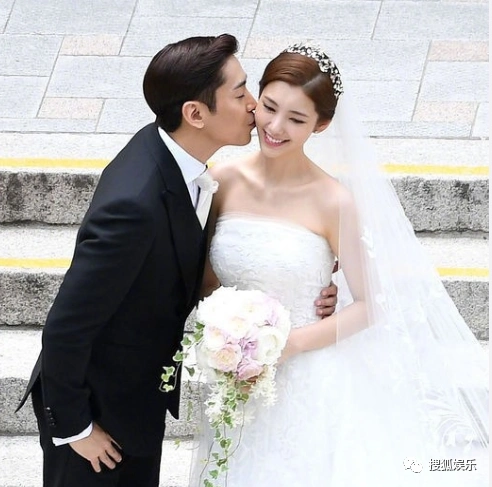 娱乐日报邓紫棋否认结婚曝张柏芝小儿子生父是工程师肖战粉丝又惹事儿