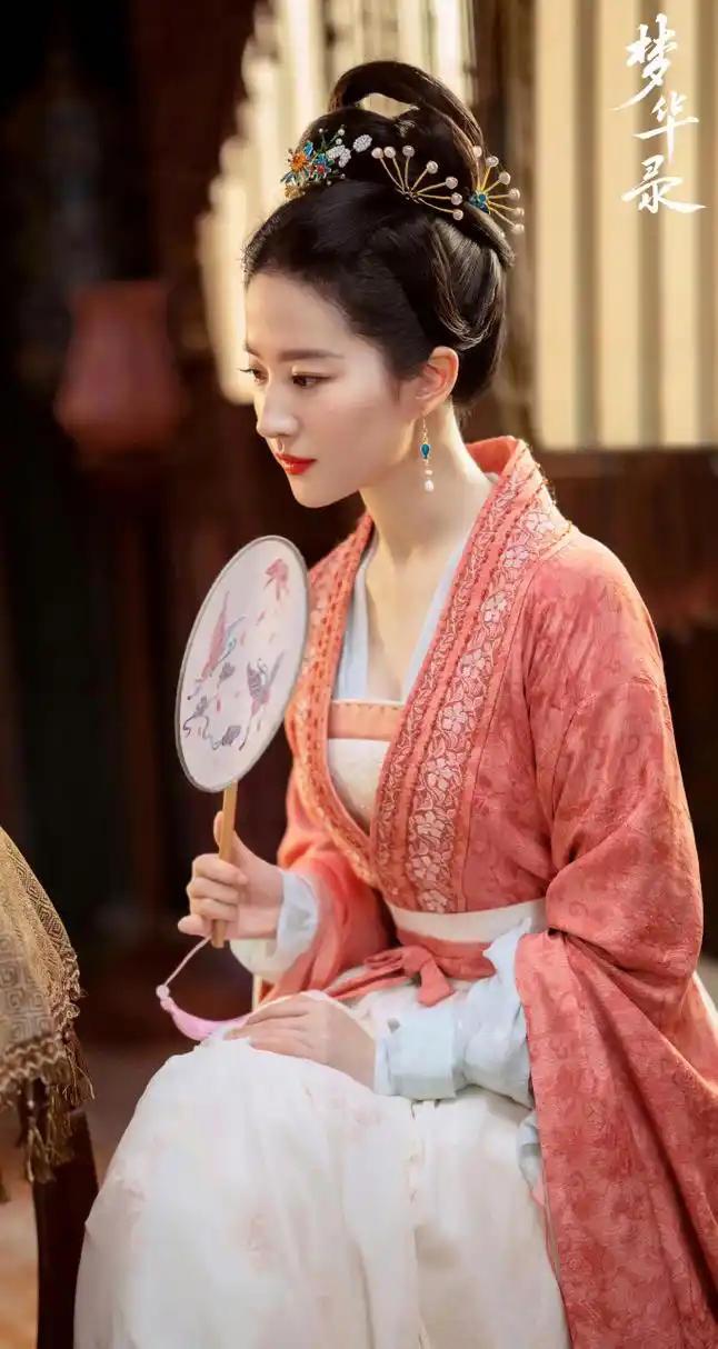 刘亦菲,梦华录中美美的剧照 #刘亦菲# #梦华录# #刘亦菲梦华录