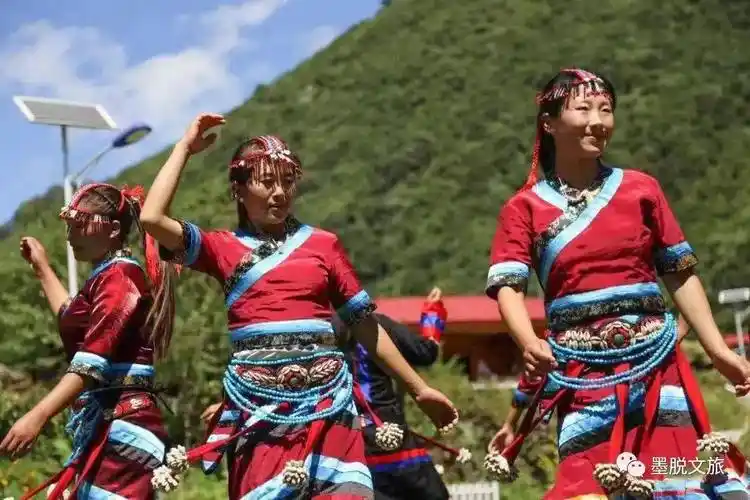 墨脱,到底有什么了不起?_门巴族_服饰_门珞