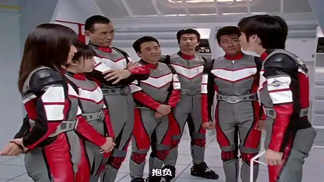 戴拿奥特曼飞鸟信第一天进入胜利队就和队友杆上了