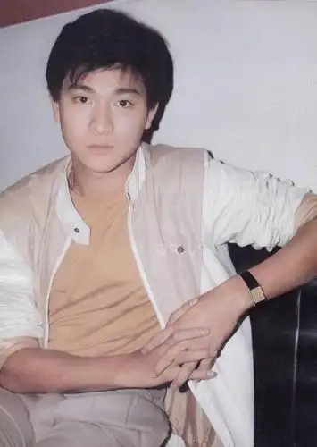 不耍大牌刘德华:落魄时开过理发店,巅峰时依旧为人理发