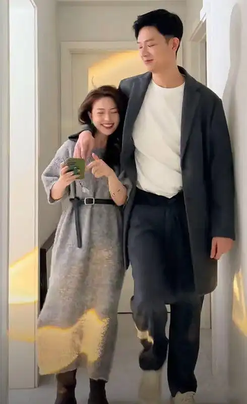 1米58女孩太会打扮和1米9帅哥一同出镜真惊艳上演最萌身高差