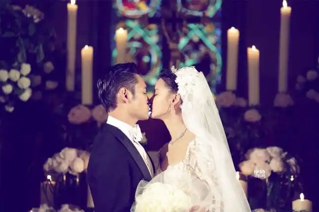 德国当地时间5月30日上午10:30,袁弘,张歆艺举行婚礼.