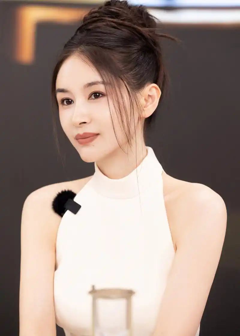 王子文 霁月清风,心之所向78hbn颜究所 品牌面霜代言人@王子文