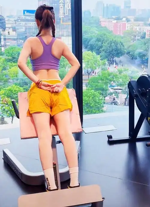 41岁李小璐晒健身照,皮肤白皙状态似少女,网友:做最美好的自己