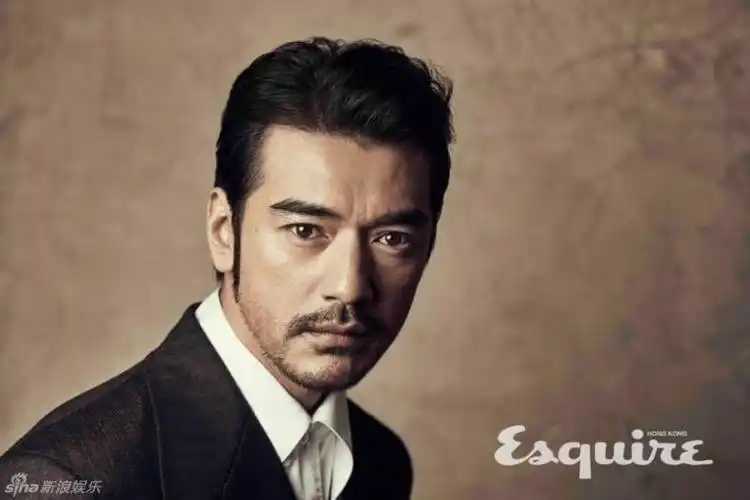 从面相角度分析其实有很多男人特别适合留胡子,还能改善自己面相不足