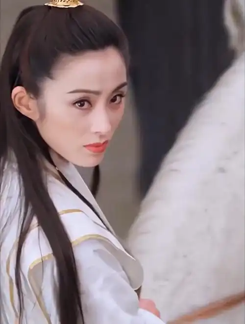 张敏,古装侠女的味道直接就出来了