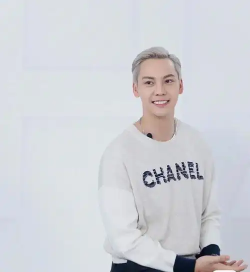 陈伟霆的师傅让无数少女少妇如此上头