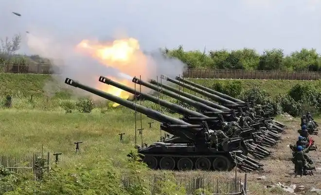 台军包围圈里演习搬出1930年的大炮承认海峡中线被跨越