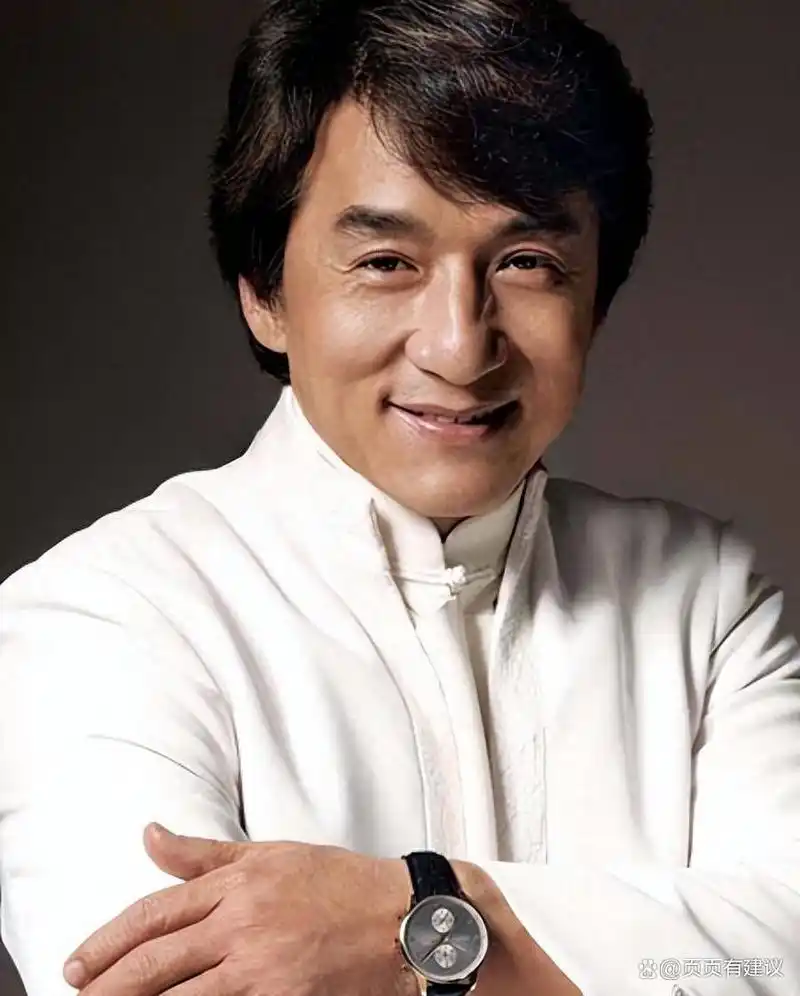 吴彦祖评价成龙,很多人说外面都是成龙,成龙对我很好的