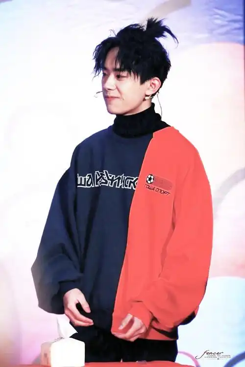 易烊千玺超话  2018 /0222 /180222  《这就是街舞》全球发布会  小