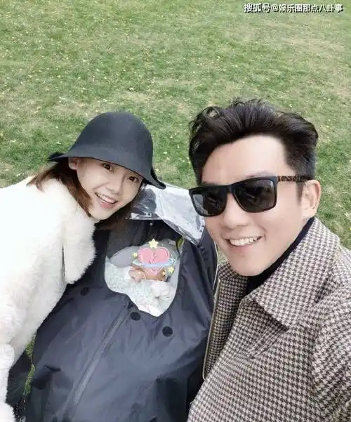 郑恺生三胎再添锤!苗苗已入住月子中心被拍,获女儿看望穿着厚实