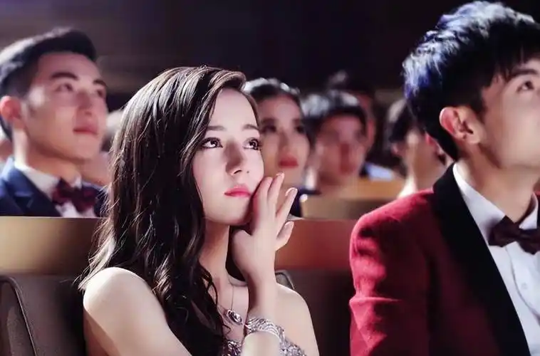 连赢热巴两场:凭红毯造型赢得大众瞩目,娜扎究竟能走多远?