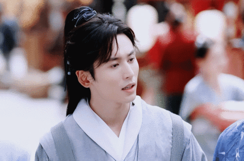 姐妹们,4集看完了,我傻了,居然分不清哪集最好看,每集都有.