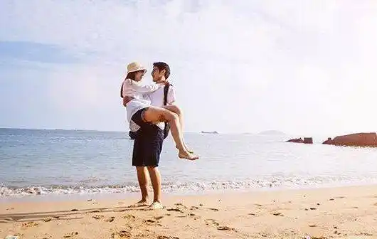 挽手臂一点也不过分对方也能感受到你慢慢的爱意73吃饭的时候夹菜给