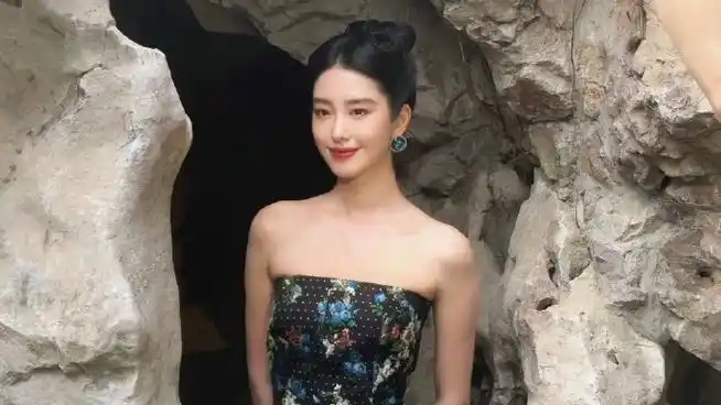 glass杰作大赏##杨采钰直角肩##杨采钰住在法式美