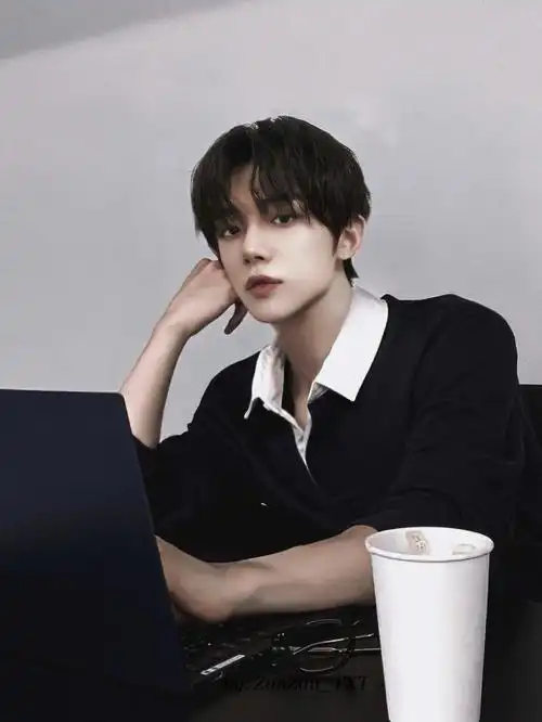 浅p一张合成图崔然竣