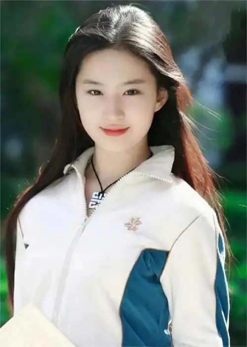这就是白月光的杀伤力吗  17岁的刘亦菲元气满满真的是清纯女高中生的