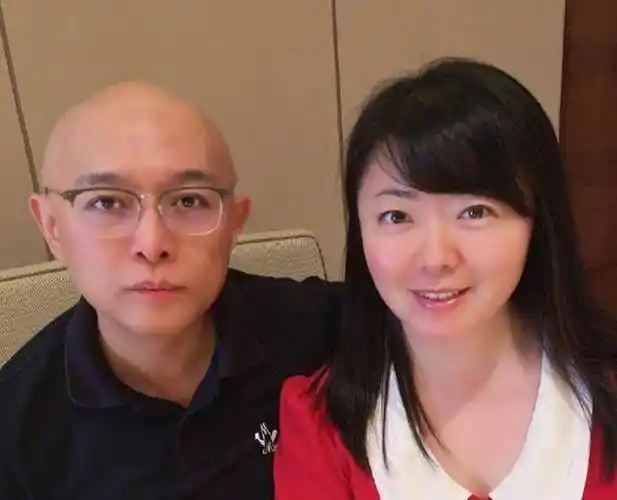 49岁主持人孟非晒病床照,手术后脸色憔悴直呼疼,现状让人唏嘘_身体